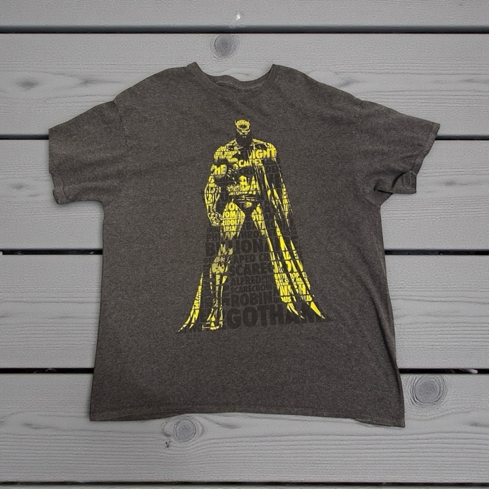 Batman Charcoal Tee with Yellow‎ Graphic xl
